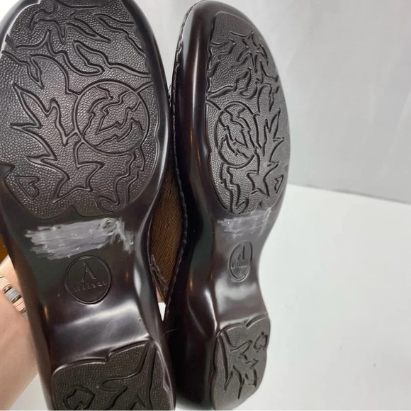 Clarks Artisan Womens 9 Brown Leather Slip On Mules Open Back - Picture 6 of 7